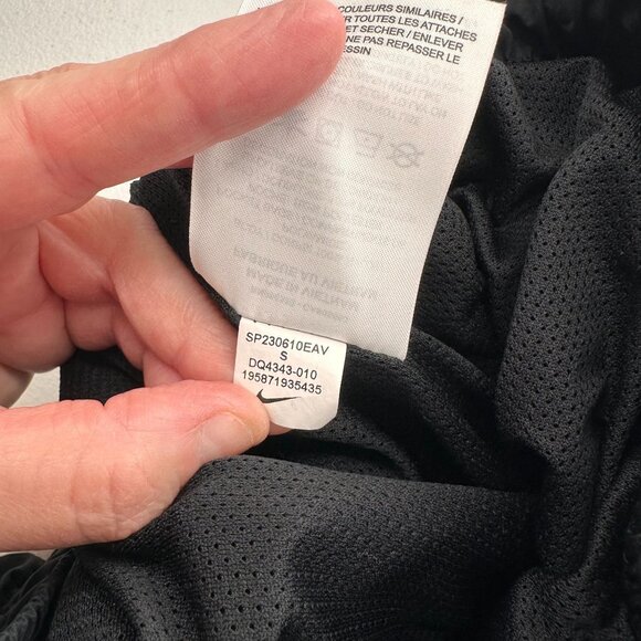 Nike Mens Black Lightweight Jogger Pants Size S Nylon Lined Commuter Pockets - Picture 3 of 11